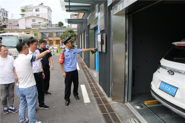 鄒永勝一行調(diào)研中心城區(qū)停車場和靜態(tài)交通一體化項目